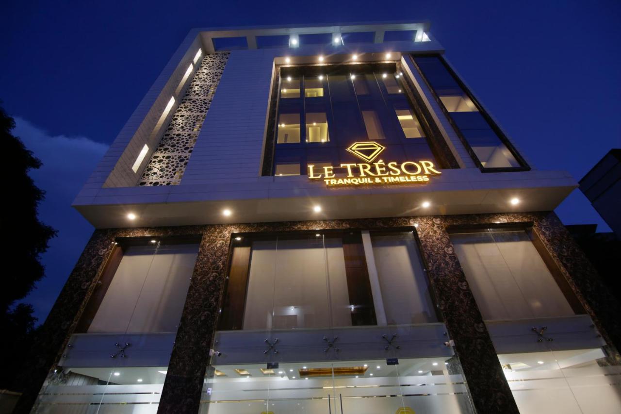 Hotel Le Tresor Nueva Delhi Exterior foto